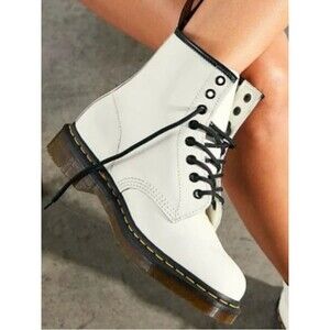 Dr. Martens 1460 White Smooth Leather 8-Eye Combat Boots Womens Size 7 L US 38